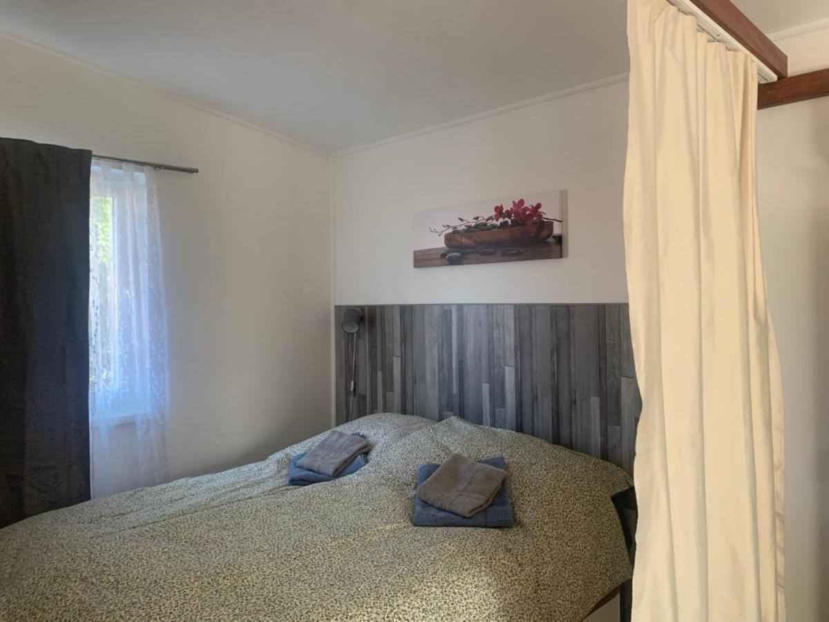 Arvisura Vendeghazak Family Friendly Transit Apartments Zsombo Exteriör bild